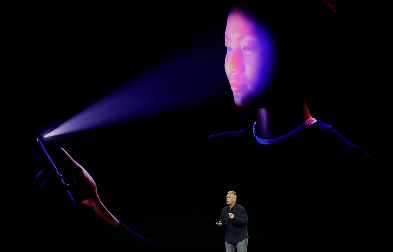 Face ID bị chính Apple ruồng bỏ, người dùng iPhone X kêu trời