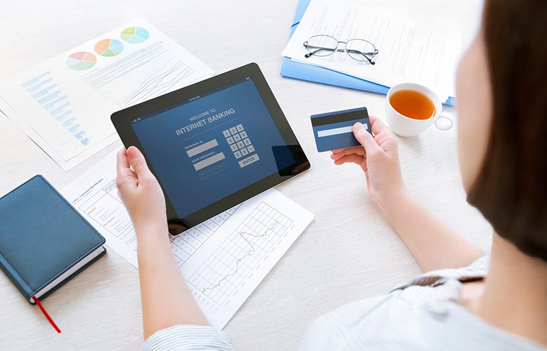 Lo ngại bảo mật, nhiều người dùng rụt rè với Internet Banking